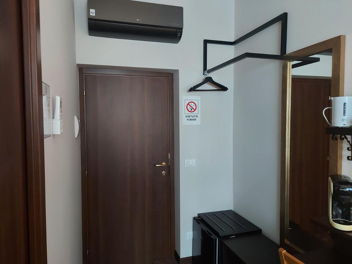 I Tre Marchi Rooms Camera Sabbia 테르몰리 외부 사진